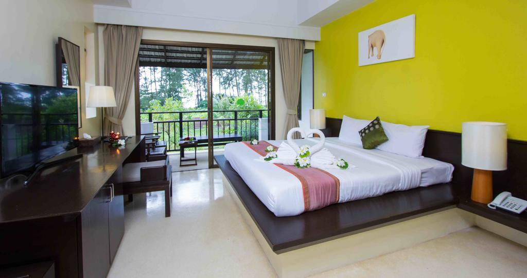 Palm Galleria Resort Khao Lak Exterior foto